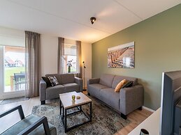 Cozy Retreat With Parking and Charging