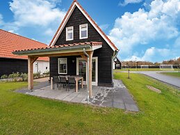 Cozy Retreat With Parking and Charging