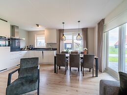 Cozy Retreat With Parking and Charging