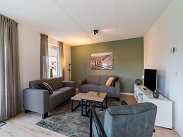 Cozy Retreat With Parking and Charging