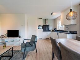 Cozy Retreat With Parking and Charging