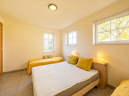 Holiday Home in Sint Kruis With a Garden