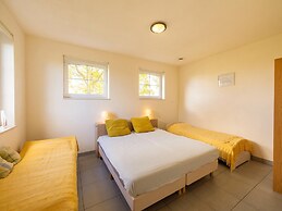 Holiday Home in Sint Kruis With a Garden