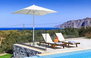 Mochlos Harbour View - 3 bed Villa With sea Views