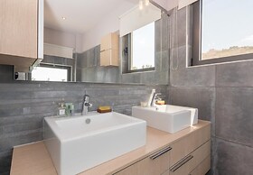 Villa Isidora - Stunning Stylish 3-bedroom Villa