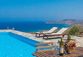 Villa Isidora - Stunning Stylish 3-bedroom Villa