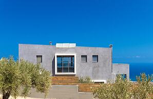 Villa Isidora - Stunning Stylish 3-bedroom Villa