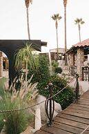 Selah Hotel