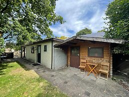 Quaint Chalet in Uden With Terrace