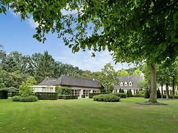 Beautiful Villa in Drunen With Private Heated Pool