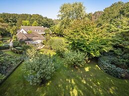 Beautiful Villa in Drunen With Private Heated Pool