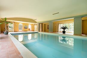 Beautiful Villa in Drunen With Private Heated Pool