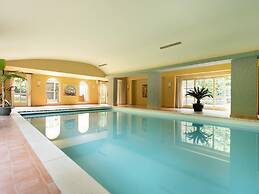 Beautiful Villa in Drunen With Private Heated Pool