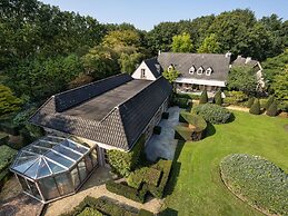 Beautiful Villa in Drunen With Private Heated Pool