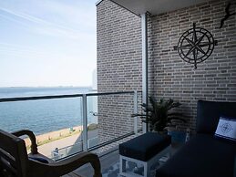 Stylish Apartment With sea View