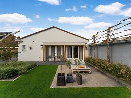 Holiday Home in Kaatsheuvel With hot tub