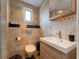 Holiday Home in Kaatsheuvel With hot tub