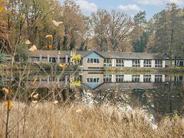 Modern Holiday Home in Stramproy in the Forest