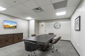 Spacious Modern Condo near French Quarter