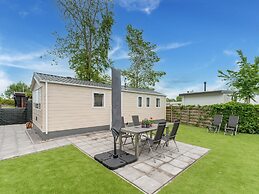 Relaxing Holiday Chalet by the Water in Grou