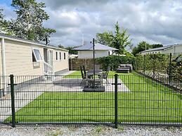 Relaxing Holiday Chalet by the Water in Grou