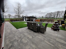 Spacious Farmhouse in Silvolde With Garden