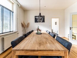 Spacious Farmhouse in Silvolde With Garden