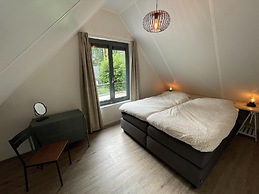 Cosy Holiday Home in a Wooded Area in Lochem