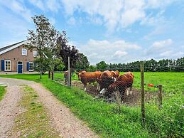 Farmhouse in De Heurne Near the Forest
