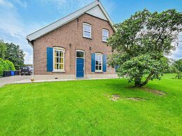 Farmhouse in De Heurne Near the Forest