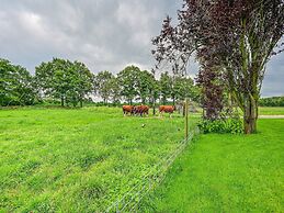 Farmhouse in De Heurne Near the Forest