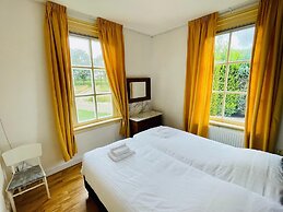 Farmhouse in De Heurne Near the Forest