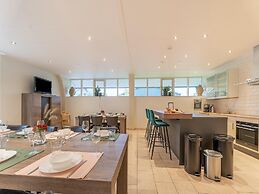 Farmhouse in the Achterhoek With hot tub and Beach Volleyball