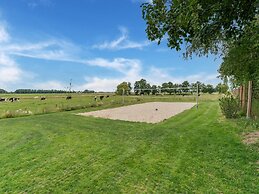 Farmhouse in the Achterhoek With hot tub and Beach Volleyball