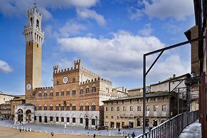 The Balcony Suite -Piazza del Campo View