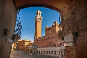 The Balcony Suite -Piazza del Campo View