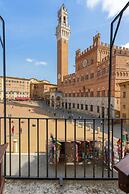The Balcony Suite -Piazza del Campo View