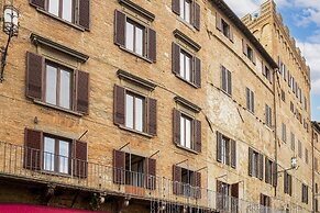 The Balcony Suite -Piazza del Campo View