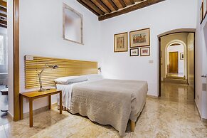 The Balcony Suite -Piazza del Campo View