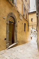 The Balcony Suite -Piazza del Campo View