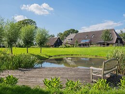 Grandeur Farmhouse in Dwingeloo at a National Park