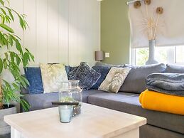 Lovely Wooden Chalet With Garden in Reutum