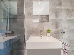 Lovely Wooden Chalet With Garden in Reutum