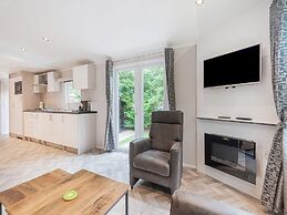 Beautiful Chalet in the Woods With a Shared Pool