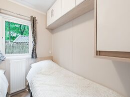 Beautiful Chalet in the Woods With a Shared Pool