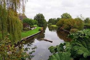 Holiday Home in the Heart of Giethoorn