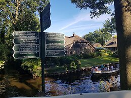 Holiday Home in the Heart of Giethoorn