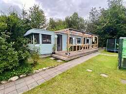 Lovely Chalet in De Pol With Garden