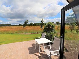 Unique Nature Lodge With Unobstructed View