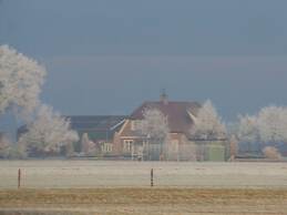 Fine Vacation Home Near Lemelerberg